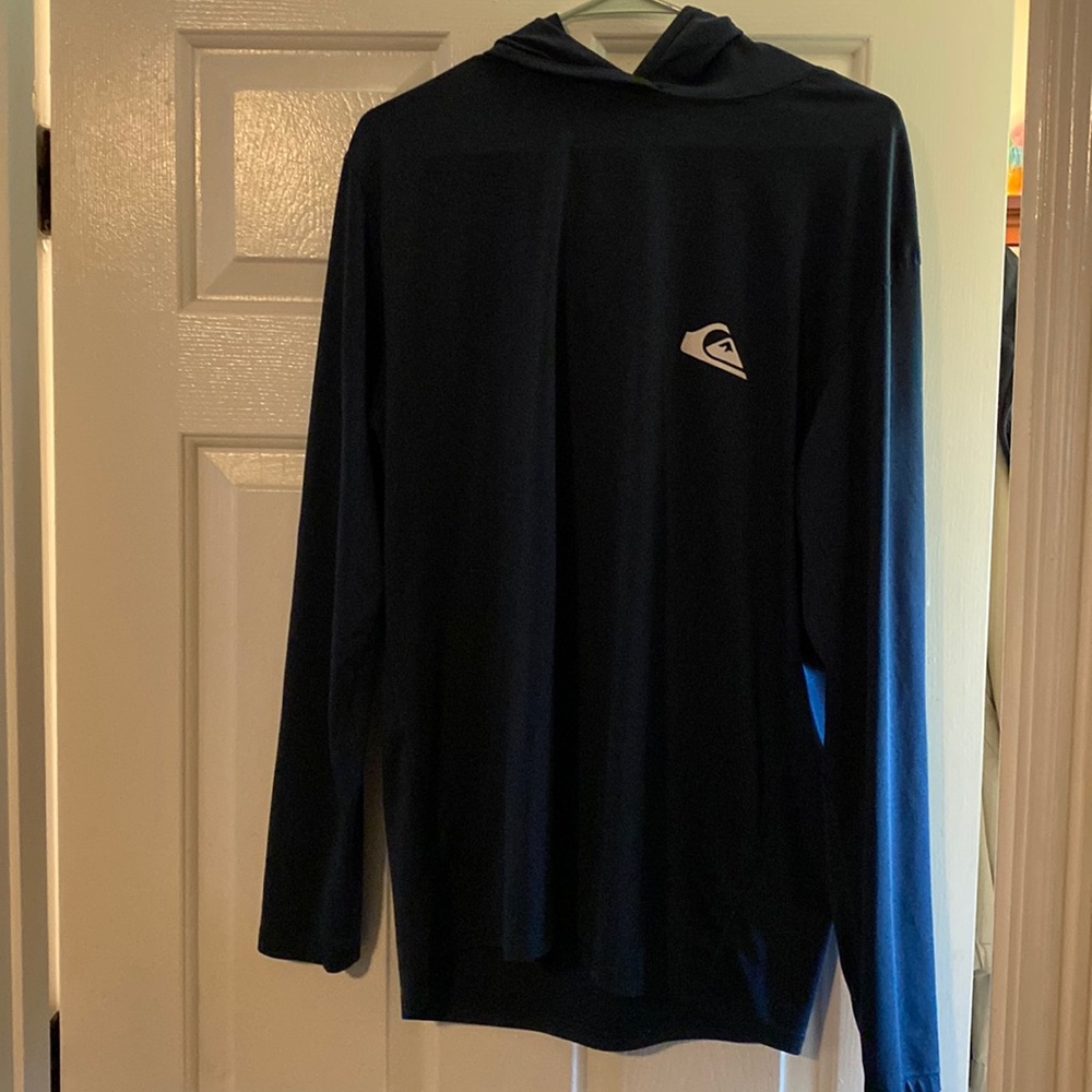 QuickSilver long sleeve hooded t-shirt